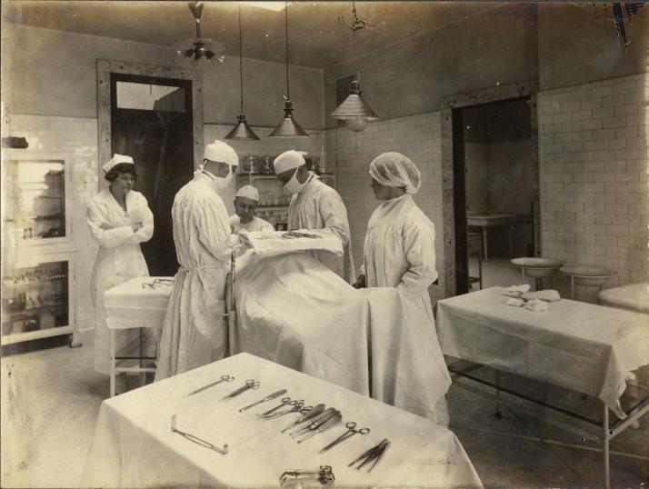 operating-room-c-1920s
