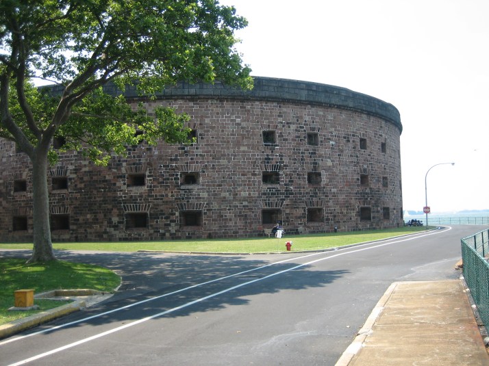 castle_williams_governors_island_ny